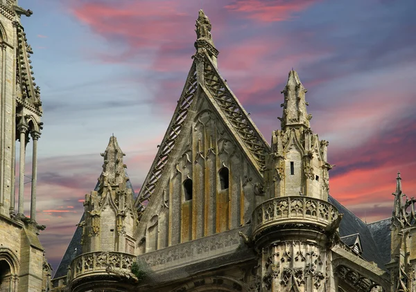 Domkyrkan (notre dame) av senlis, oise, Picardie, Frankrike — Stockfoto