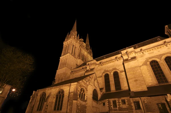 Saint-Maurice katedrála v noci, angers ve Francii — Stock fotografie