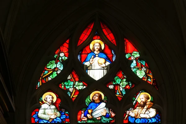 Vitráž windows kostel saint-germain l'auxerrois, Paříž, Francie — Stock fotografie