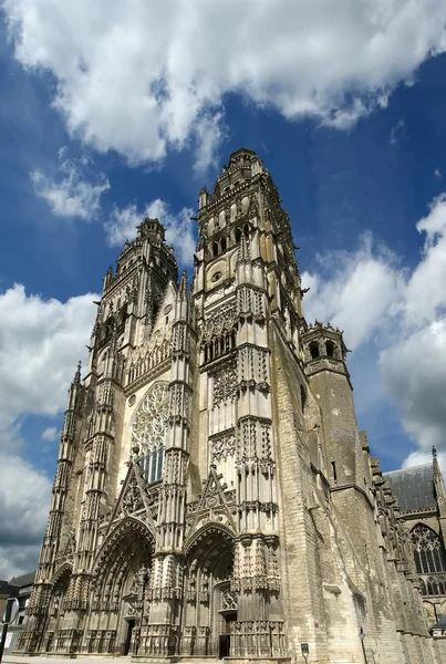 Gotiska katedralen saint gatien (byggd mellan 1170 och 1547), tours, Frankrike — Stockfoto