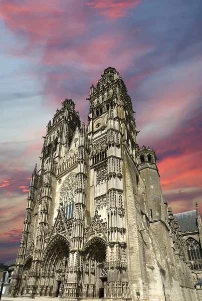 Catedral gótica de San Gatien (construida entre 1170 y 1547), Tours, Francia — Foto de Stock
