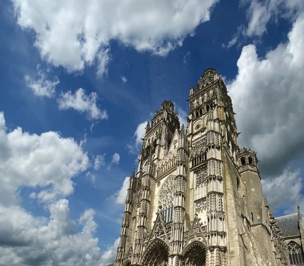 Gotiska katedralen saint gatien (byggd mellan 1170 och 1547), tours, Frankrike — Stockfoto