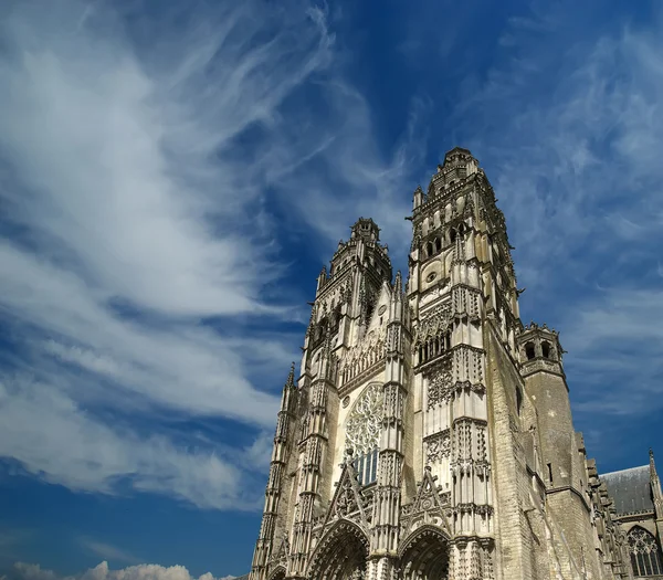 Gotiska katedralen saint gatien (byggd mellan 1170 och 1547), tours, Frankrike — Stockfoto