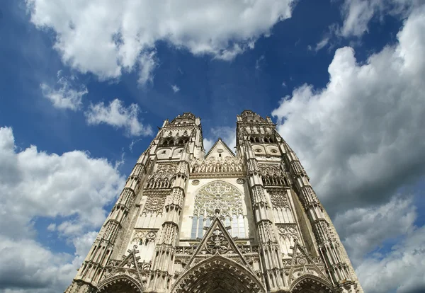 Gothic cathedral of Saint Gatien (built between 1170 and 1547), Tours, France — Stock Photo, Image