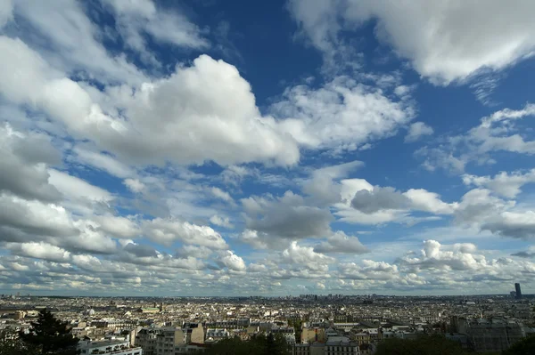 Paris skyline fom the Sacre-C="http://ur Basilica, France — стоковое фото