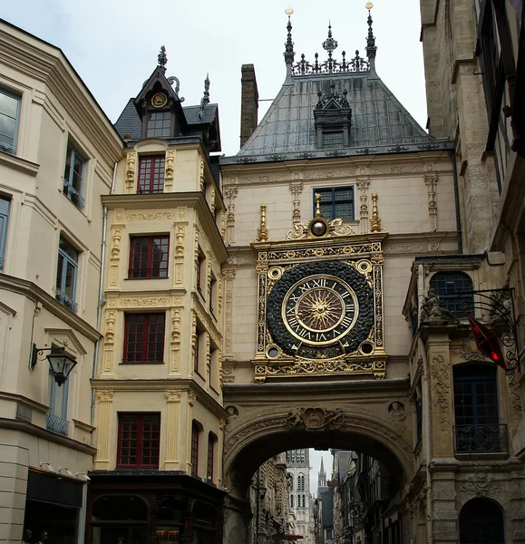 Ρολόι στην rue du-Ρουέν, Ρουέν, Γαλλία — Φωτογραφία Αρχείου