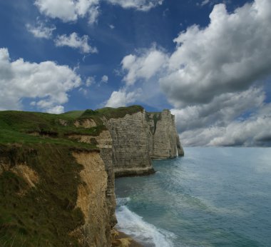 Beyaz kayalıklar ve etretat, doğal kemerler