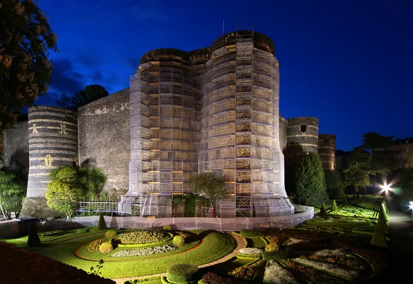 Εξωτερικό του angers κάστρο τη νύχτα, θυμώνει πόλη, Γαλλία — Φωτογραφία Αρχείου