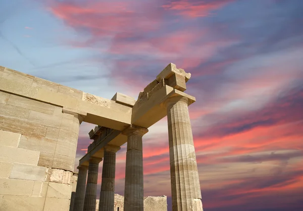 Gedeeltelijk herbouwd tempel van athena lindia, Rhodos Eiland, Griekenland — Stockfoto