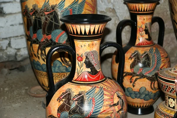 Céramique boutique de souvenirs, vases traditionnels grecs — Photo