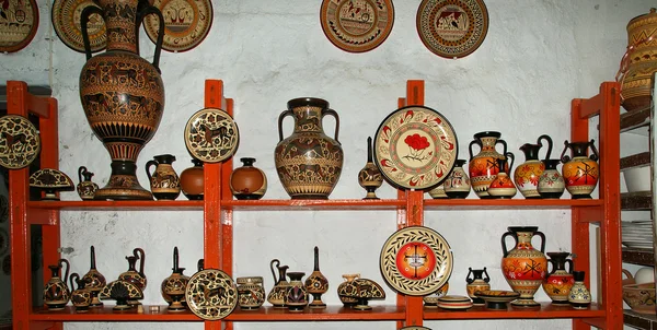 Céramique boutique de souvenirs, vases traditionnels grecs — Photo