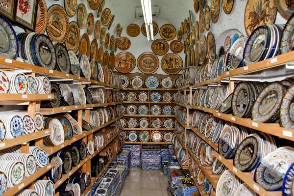 Tienda de recuerdos de cerámica, jarrones griegos tradicionales — Foto de Stock