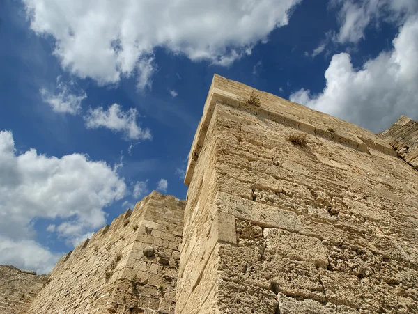 Medeltida stadsmuren i Rhodos stad, Grekland — Stockfoto