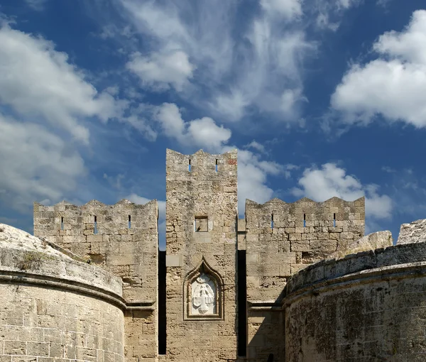Mittelalterliche Stadtmauern in Rhodos-Stadt, Griechenland — Stockfoto