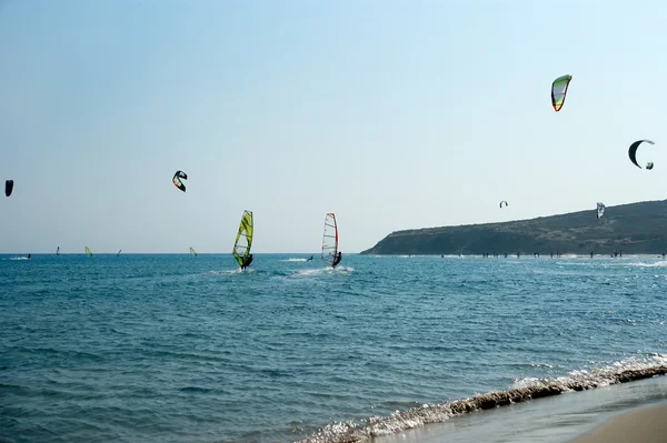 Kitesurfing and windsurfing — Stock Photo, Image
