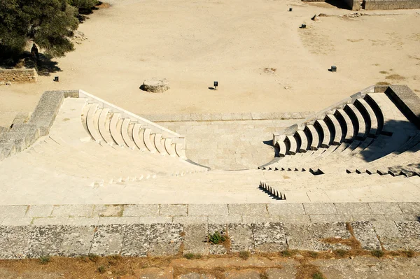 Pequeno teatro perto do Templo Apolo na Acrópole de Rodes — Fotografia de Stock