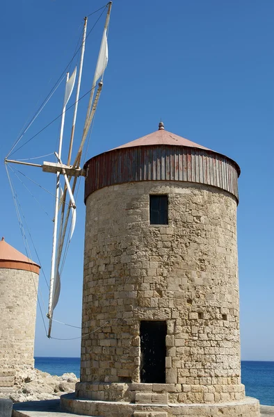 Ветряные мельницы Old Rhodes, Греция — стоковое фото