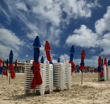 renkli şemsiye deauville Beach, normandy, Fransa