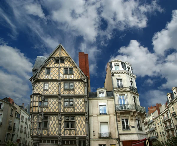 Vor dem Haus von adam, altes Fachwerkhaus, Frankreich — Stockfoto