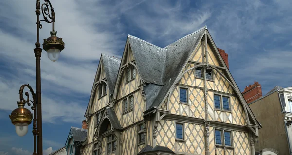 Frente a la Casa de Adán, antigua casa de entramado de madera, Francia —  Fotos de Stock