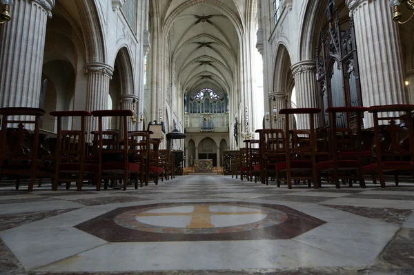 Wnętrze kościoła saint-germain-l'auxerrois, Paryż — Zdjęcie stockowe