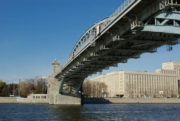 Vista de Moscou, Rússia. Ponte de Pushkinsky (Andreyevsky) — Fotografia de Stock