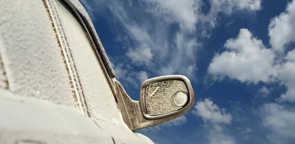 Carro coberto de geada. Inverno — Fotografia de Stock