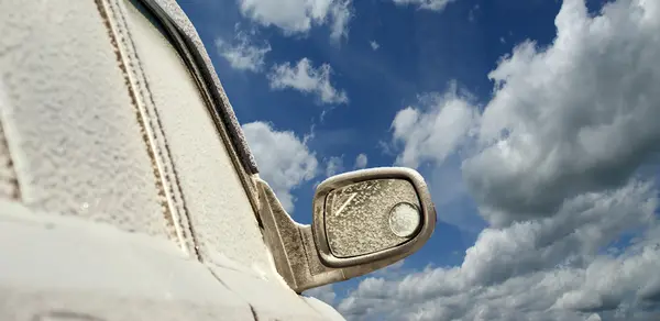 Carro coberto de geada. Inverno — Fotografia de Stock