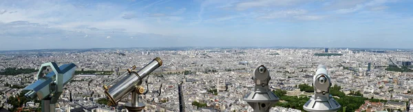 Távcső viewer és a city skyline, a nappali. Paris, Franciaország — Stock Fotó