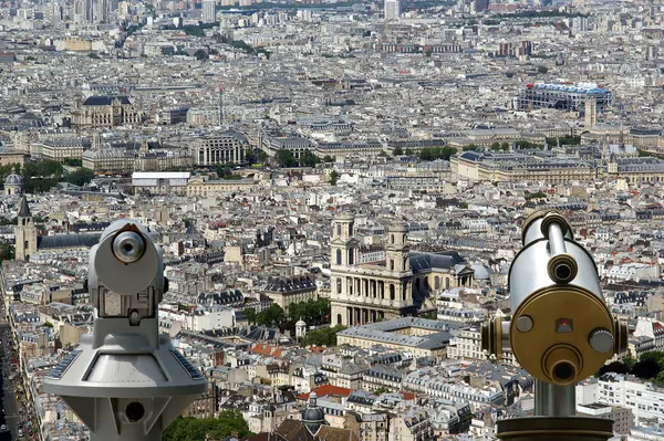Dalekohled prohlížeč a městské panorama ve dne. Paříž, Francie — Stock fotografie
