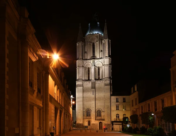 サン ・ モーリス大聖堂、フランスのアンジェの夜 — ストック写真