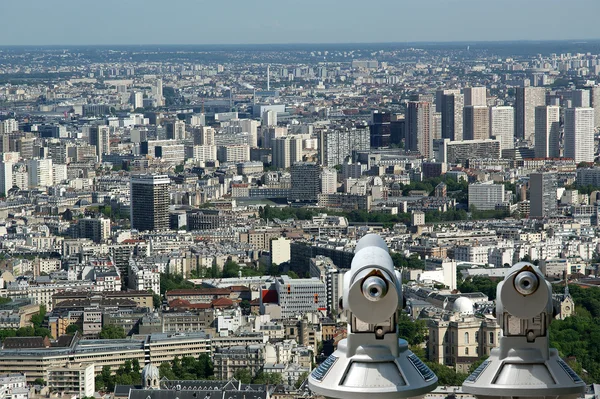 Visualizzatore telescopio e skyline della città durante il giorno. Parigi, Francia . — Foto Stock