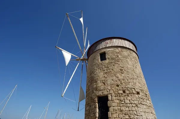 Eski Rodos yel değirmenleri, Yunanistan — Stok fotoğraf