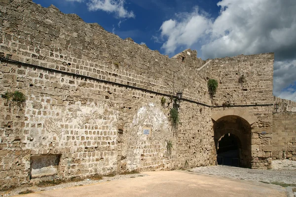 Murallas medievales en Rodas, Grecia — Foto de Stock