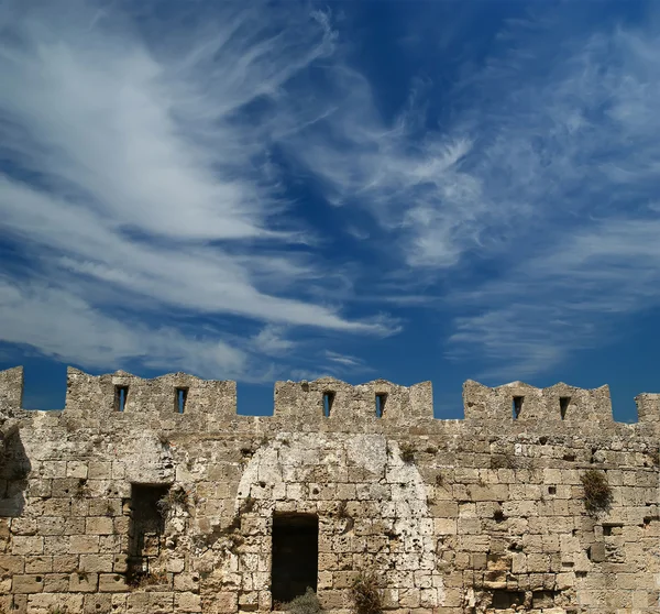 Medieval city walls in Rhodes town, Greece — Stock Photo, Image