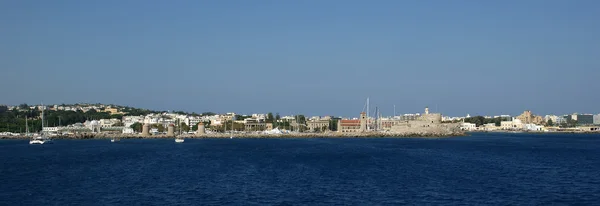 View of the medieval town of Rhodes from the sea — Stock Photo, Image