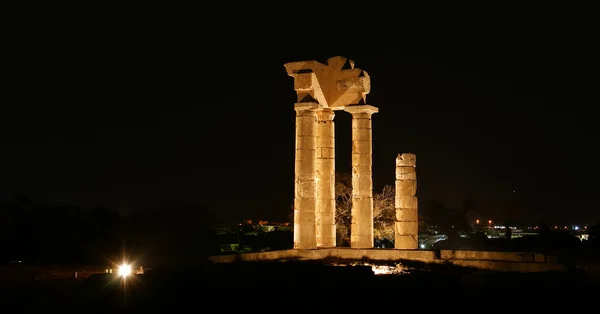 Apollo Temple at the Acropolis of Rhodes at night, Greece — Stock Photo, Image