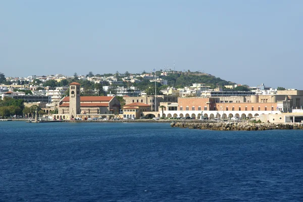 Vedere a orașului medieval Rhodos de la mare — Fotografie, imagine de stoc