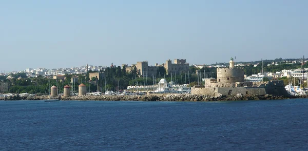 Veduta della città medievale di Rodi dal mare — Foto Stock