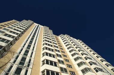 Modern konut yüksek doğmak bina