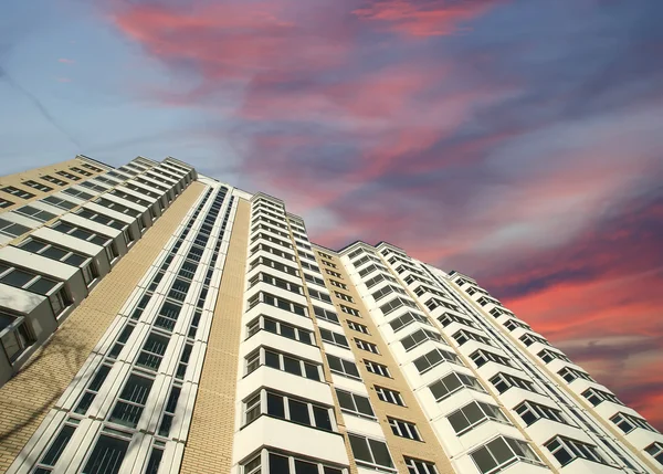 現代の住宅の高層ビル — ストック写真