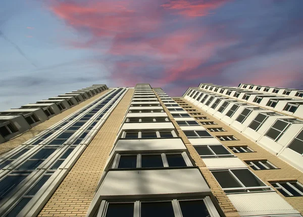 現代の住宅の高層ビル — ストック写真