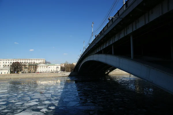 Bolshoy Ustinsky Bridge in Moscow, Russia — Stockfoto