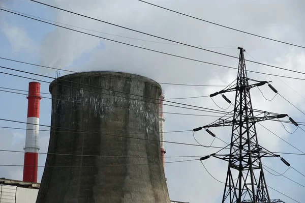 Rury elektrowni spalania węgla — Zdjęcie stockowe