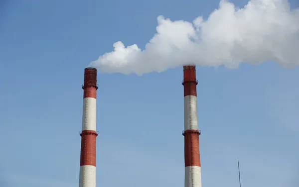 Rury elektrowni spalania węgla — Zdjęcie stockowe