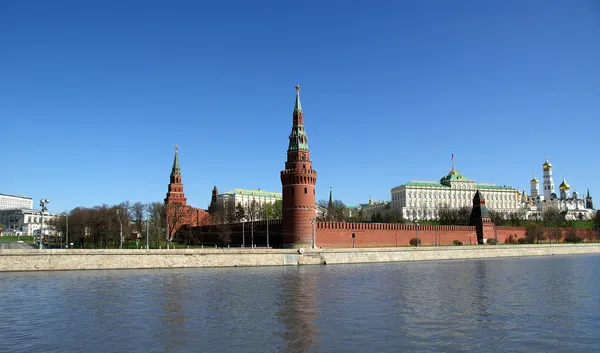 Kremlin van Moskou op een zonnige dag, Rusland — Stockfoto