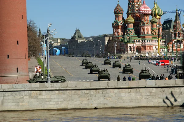 Repetitie van militaire parade op Rode plein Moskou, Rusland — Stockfoto