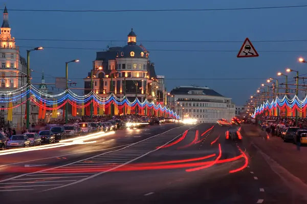 Seger dagen dekoration av bron nära Röda torget, Moskva, Ryssland — Stockfoto