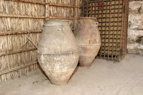 Old Arabic pitchers, Dubai museum, United Arab Emirates,UAE — Stock Photo, Image