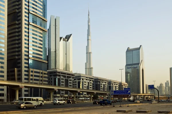Nowoczesne wieżowce, sheikh zayed road, dubai, Zjednoczone Emiraty Arabskie — Zdjęcie stockowe